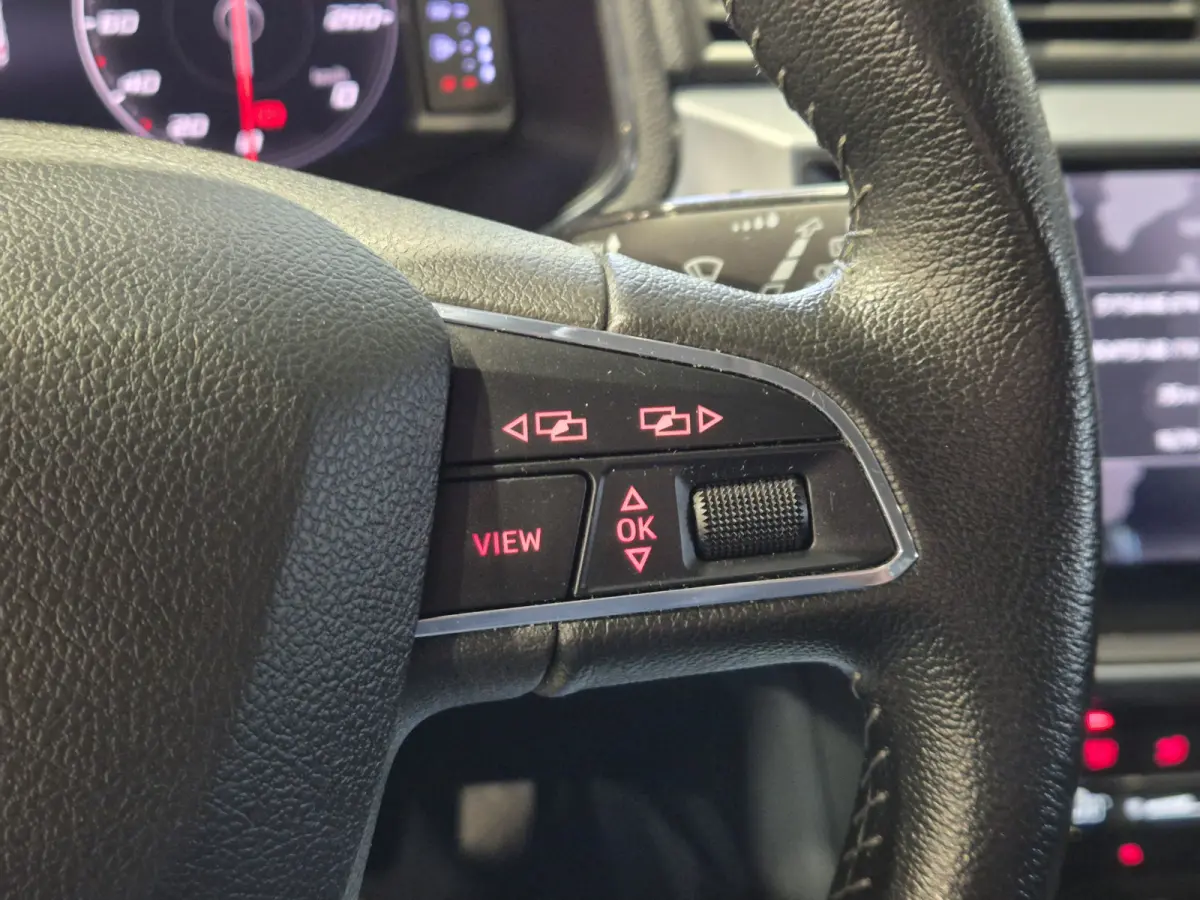 1.0 TSI Style Business Intense Two-tone | Trekhaak | Navigatie | Digitaal dashboard | Carplay-Android