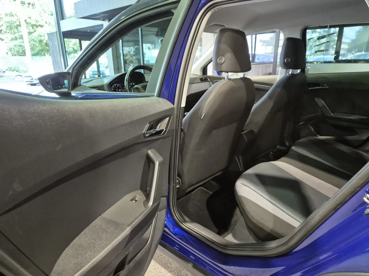 1.0 TSI Style Business Intense Two-tone | Trekhaak | Navigatie | Digitaal dashboard | Carplay-Android