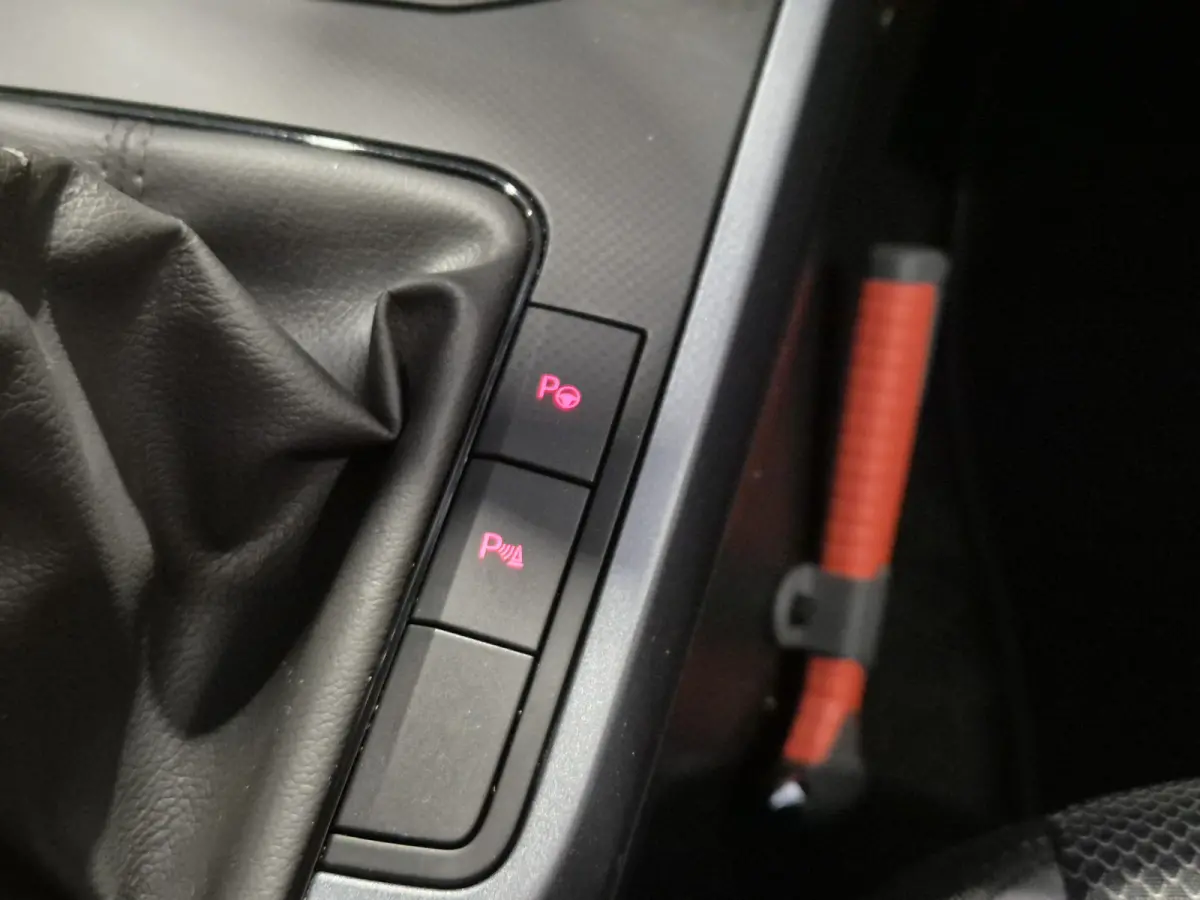 1.0 TSI Style Business Intense Two-tone | Trekhaak | Navigatie | Digitaal dashboard | Carplay-Android