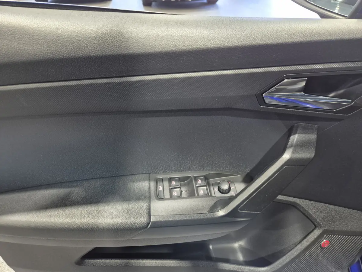 1.0 TSI Style Business Intense Two-tone | Trekhaak | Navigatie | Digitaal dashboard | Carplay-Android