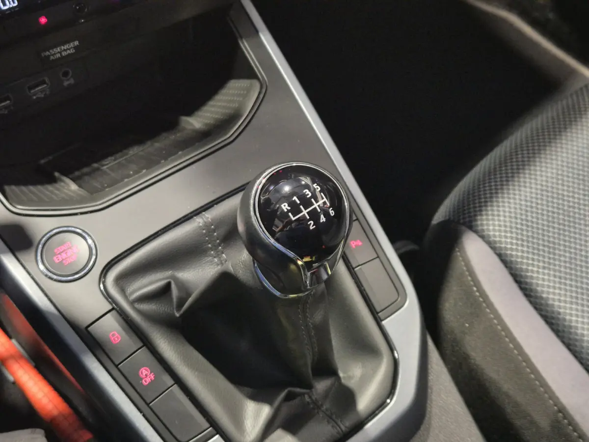 1.0 TSI Style Business Intense Two-tone | Trekhaak | Navigatie | Digitaal dashboard | Carplay-Android