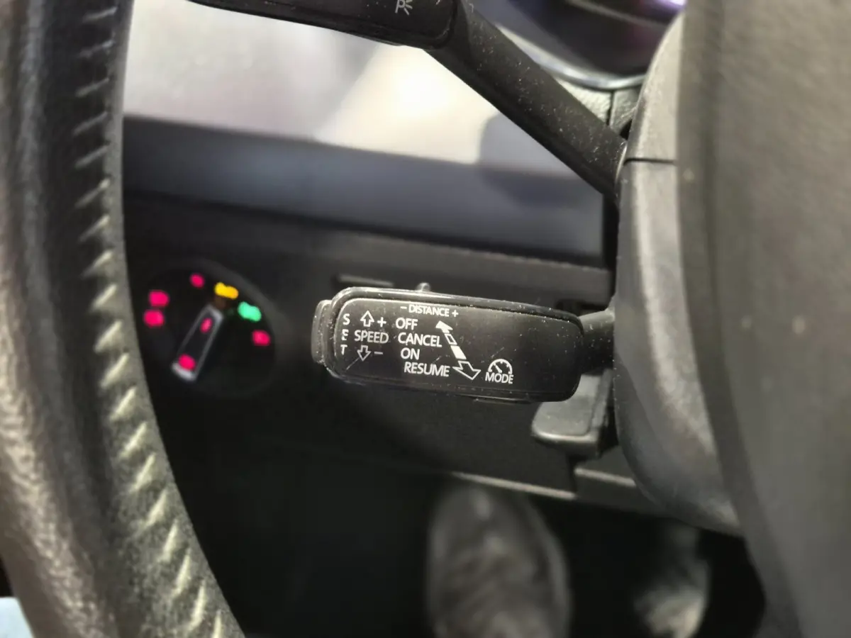 1.0 TSI Style Business Intense Two-tone | Trekhaak | Navigatie | Digitaal dashboard | Carplay-Android
