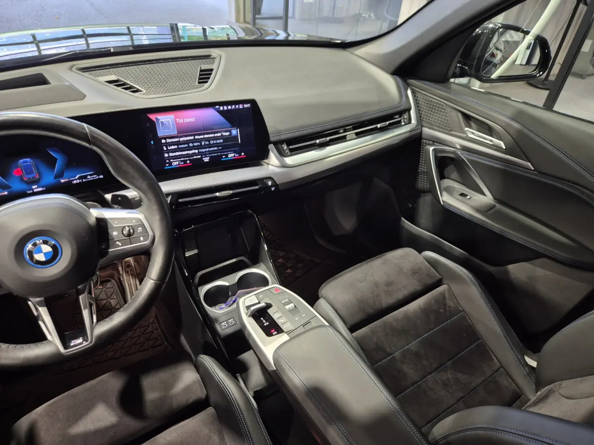 xDrive25e M-Sport | 360 Camera | Stoelverwarming | HUD