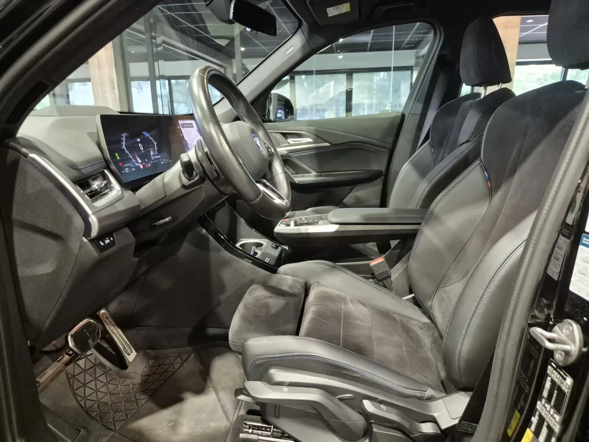 xDrive25e M-Sport | 360 Camera | Stoelverwarming | HUD