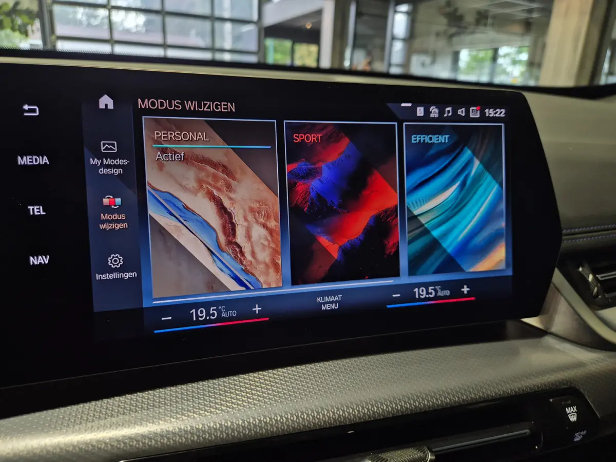 xDrive25e M-Sport | 360 Camera | Stoelverwarming | HUD