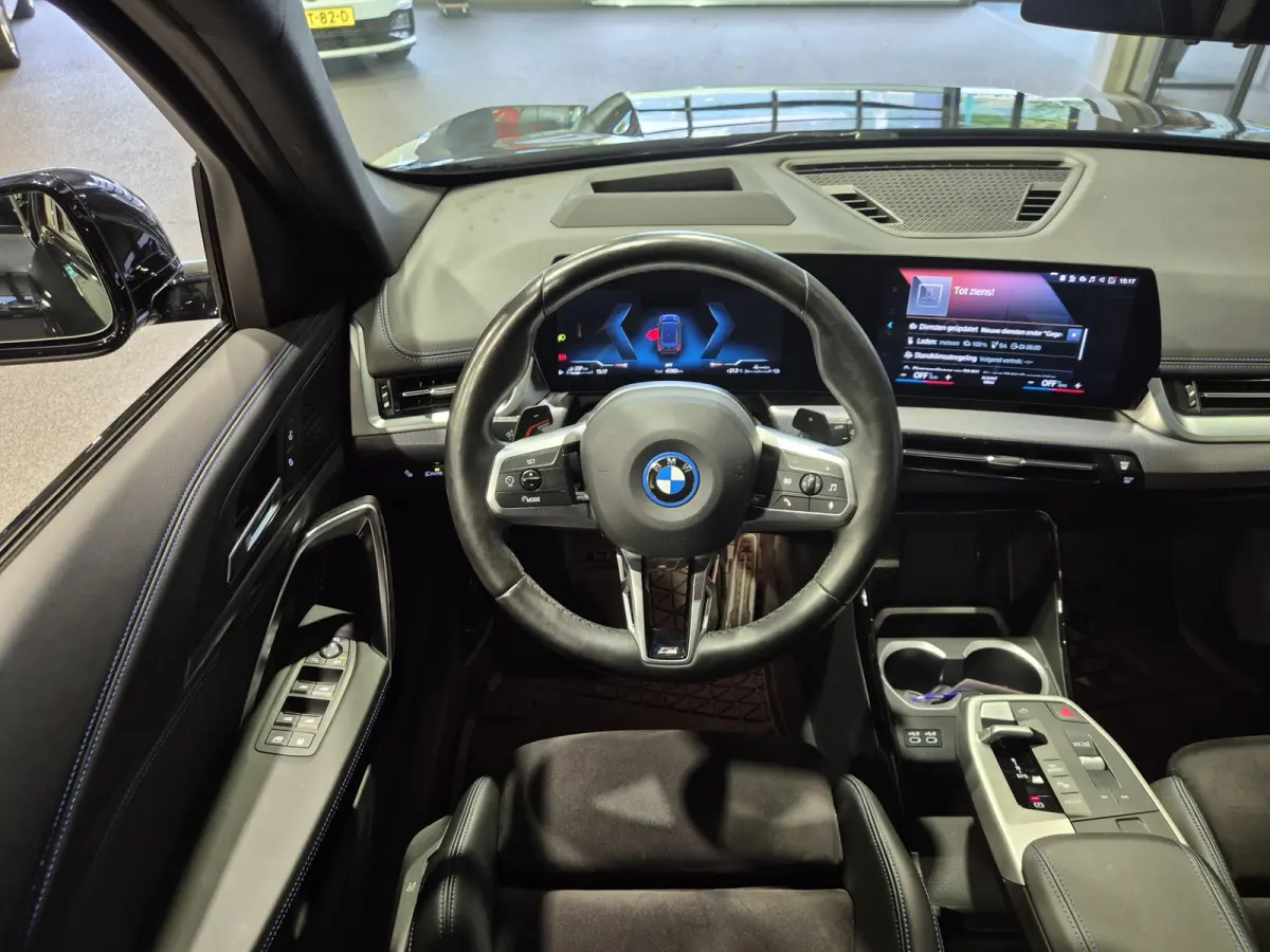 xDrive25e M-Sport | 360 Camera | Stoelverwarming | HUD