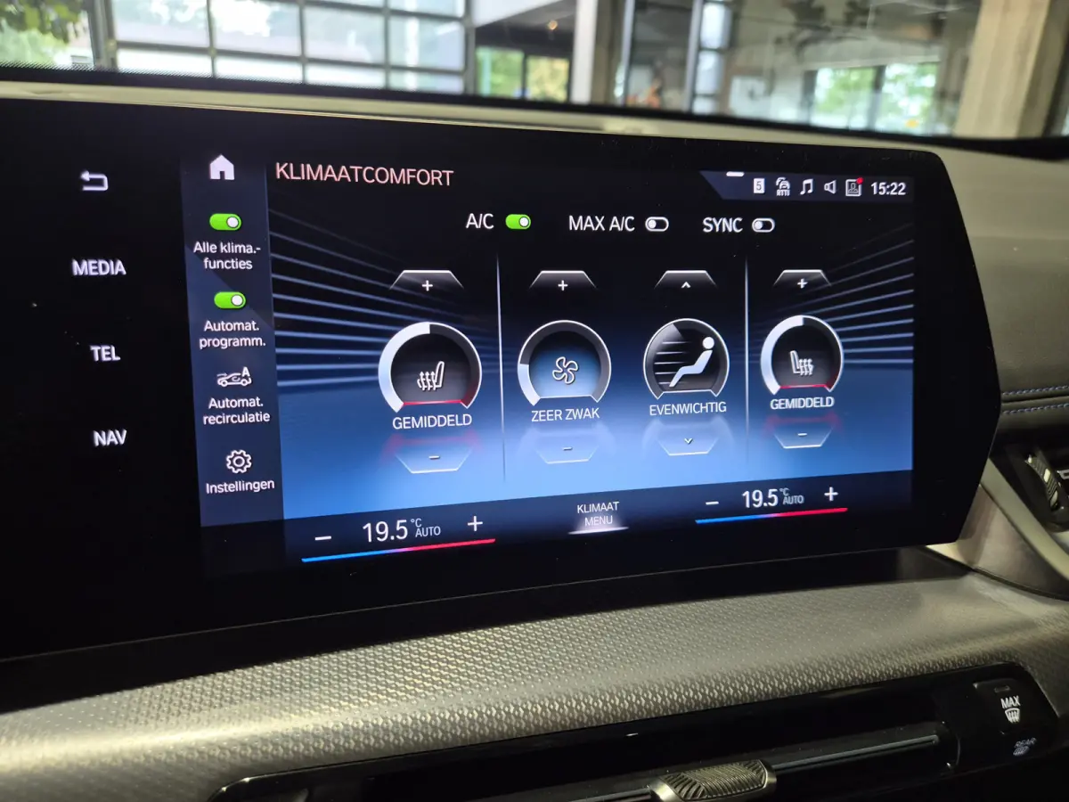 xDrive25e M-Sport | 360 Camera | Stoelverwarming | HUD