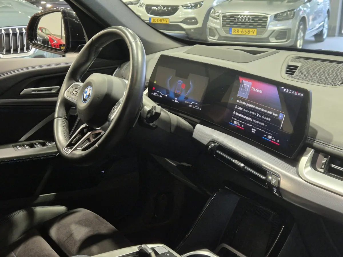 xDrive25e M-Sport | 360 Camera | Stoelverwarming | HUD