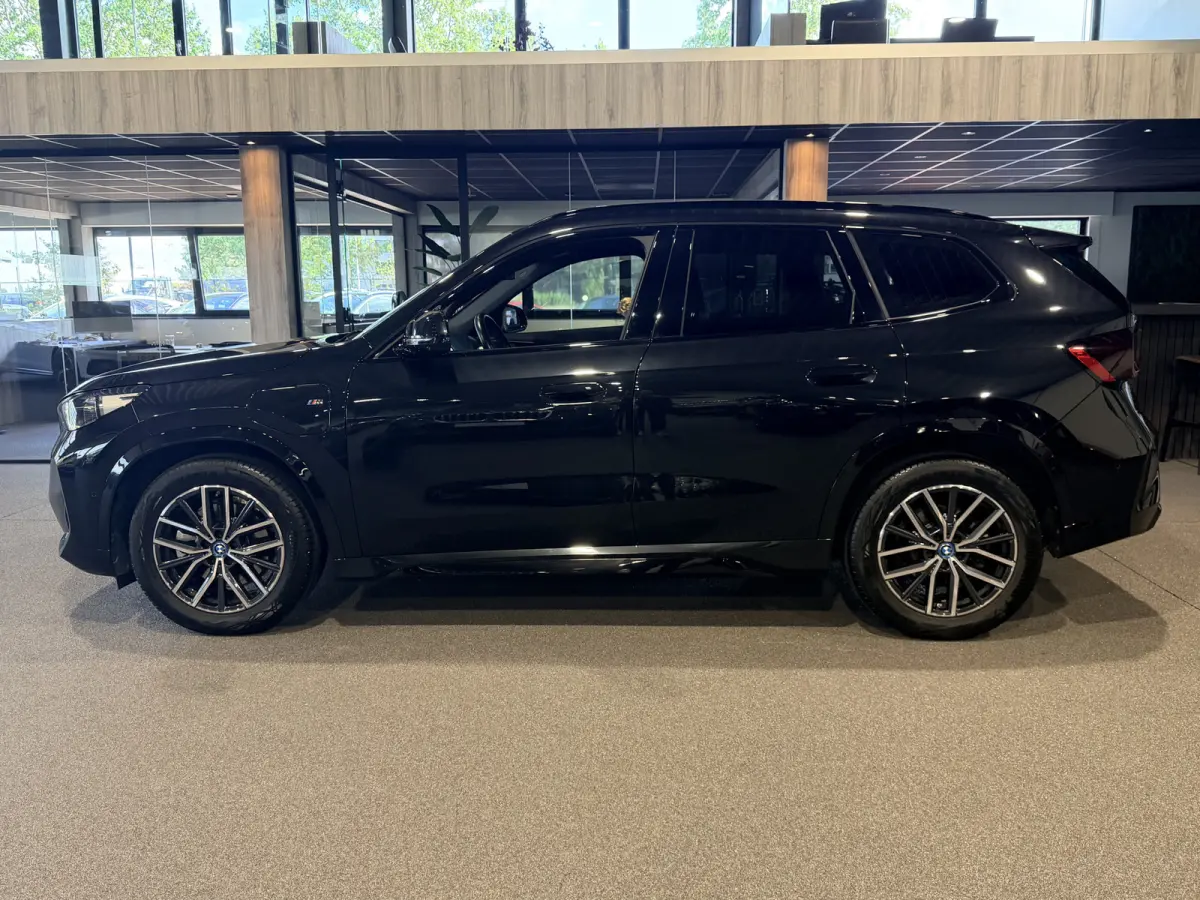 xDrive25e M-Sport | 360 Camera | Stoelverwarming | HUD