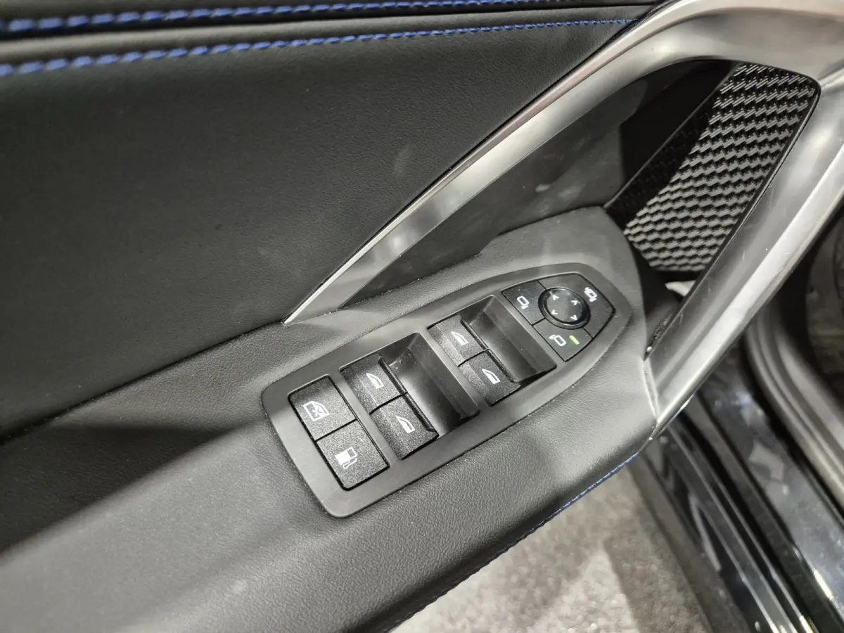 xDrive25e M-Sport | 360 Camera | Stoelverwarming | HUD