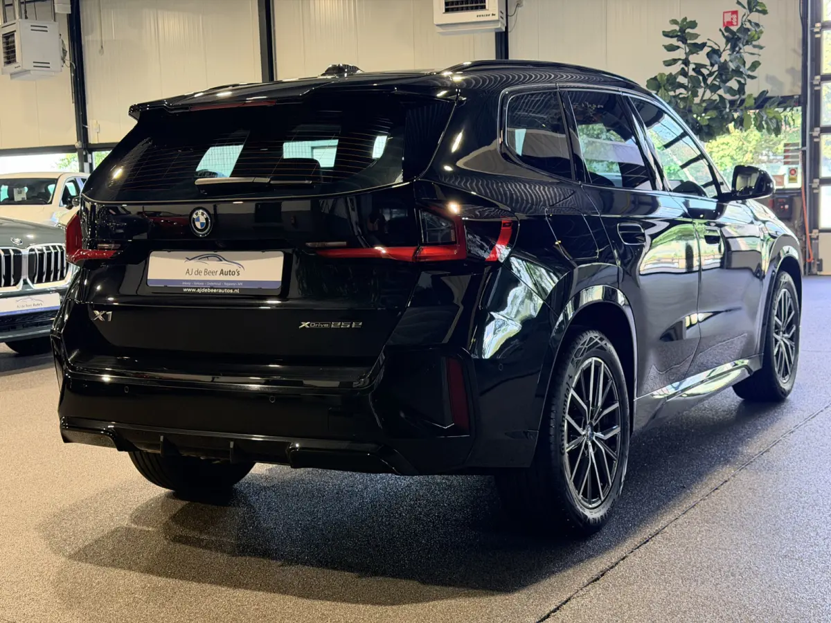 xDrive25e M-Sport | 360 Camera | Stoelverwarming | HUD