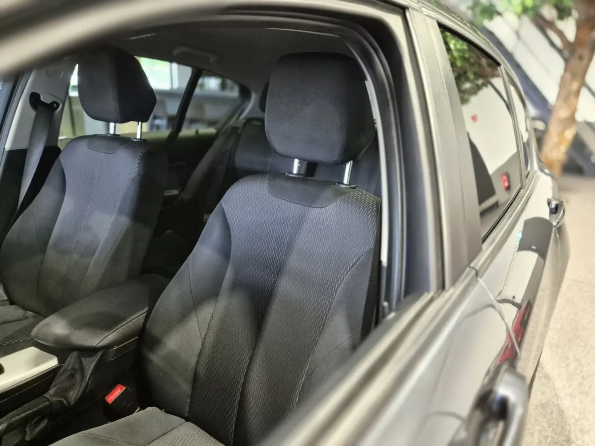 116i Executive Navigatie | Verw. stoelen| Sensoren | Trekhaak | Nette auto