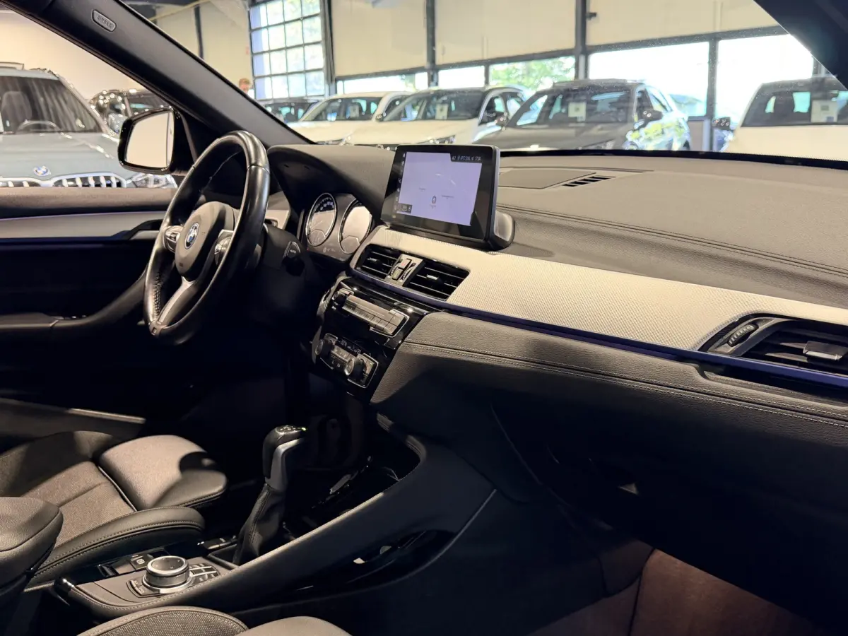 xDrive25e High Executive M-Sport | Panorama | HUD | Camera | Carplay