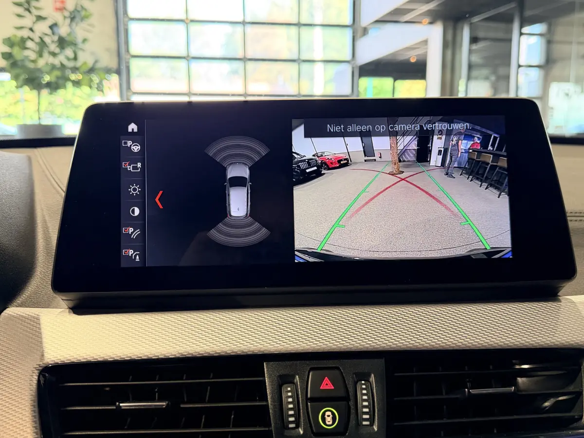 xDrive25e High Executive M-Sport | Panorama | HUD | Camera | Carplay