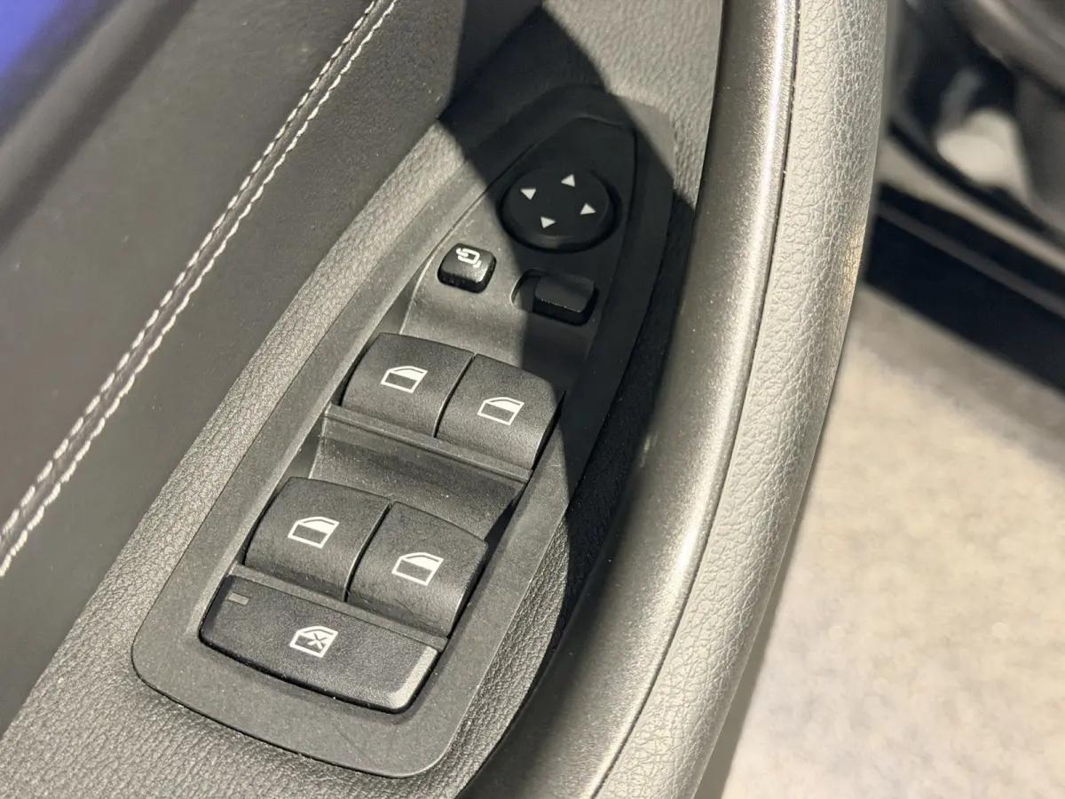 xDrive25e High Executive M-Sport | Panorama | HUD | Camera | Carplay