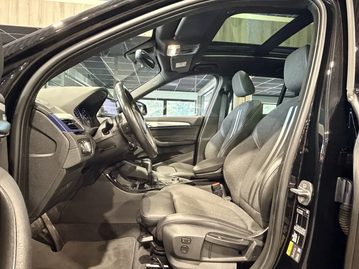 xDrive25e High Executive M-Sport | Panorama | HUD | Camera | Carplay