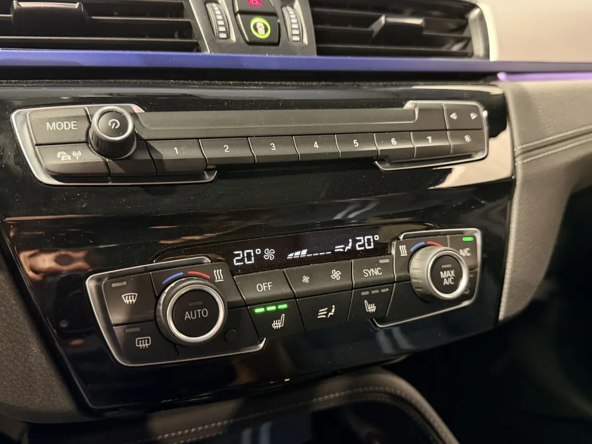 xDrive25e High Executive M-Sport | Panorama | HUD | Camera | Carplay