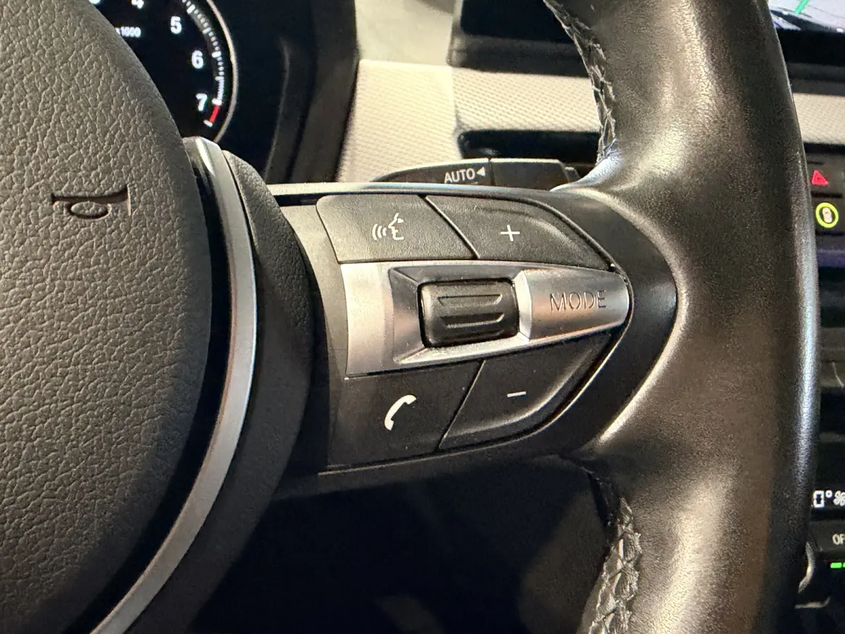 xDrive25e High Executive M-Sport | Panorama | HUD | Camera | Carplay