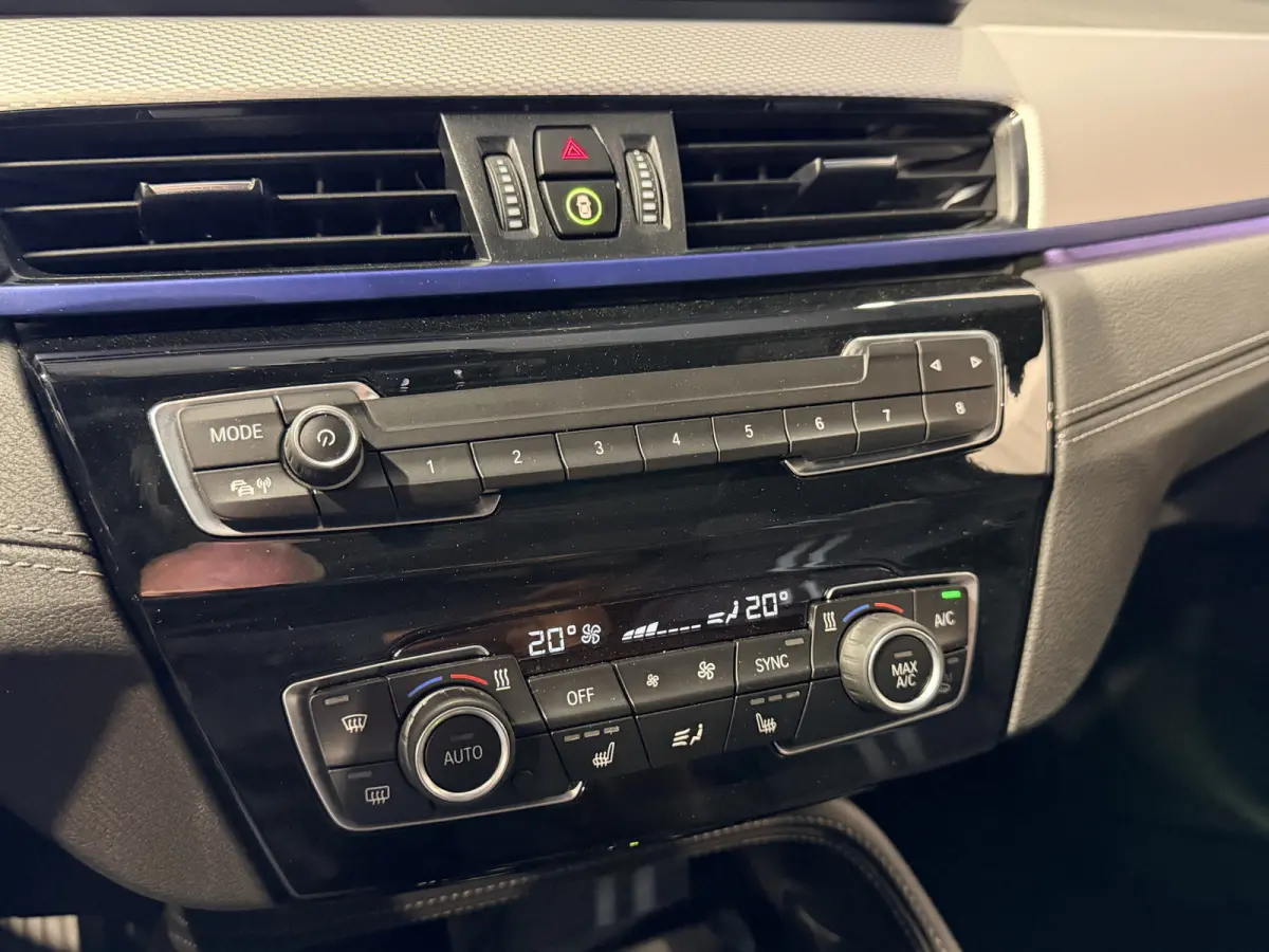 xDrive25e High Executive M-Sport | Panorama | HUD | Camera | Carplay