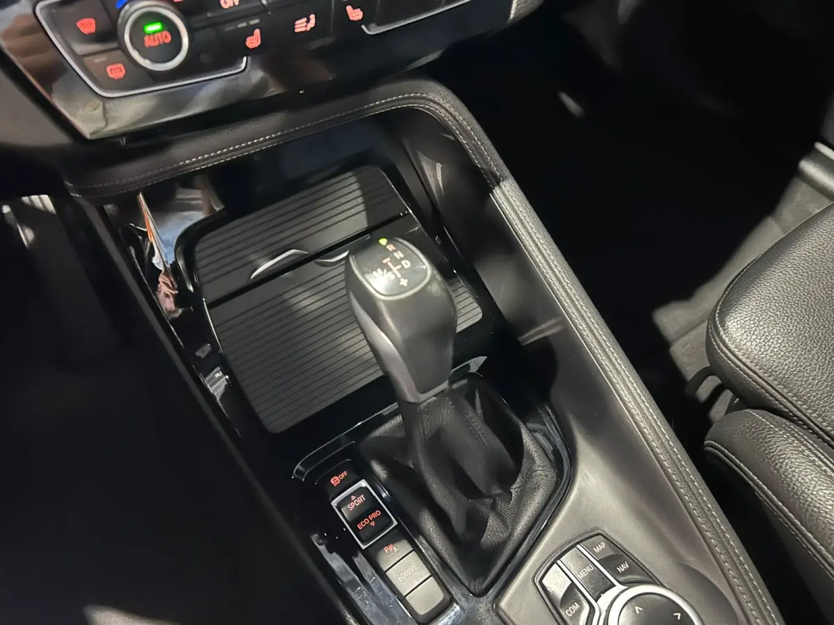 xDrive25e Executive X-Line | Camera | Stoelverwarming | HUD | Navigatie