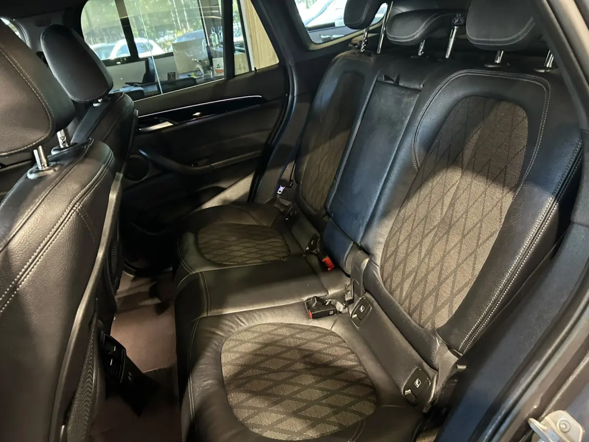 xDrive25e Executive X-Line | Camera | Stoelverwarming | HUD | Navigatie
