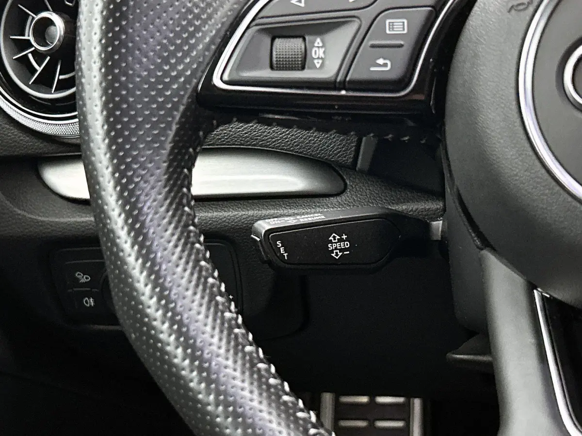 1.0 TFSI Sport S Line Edition | Automaat | 2x S-Line | Bang & Olufsen | Afgevlakt Sportstuur | Navigatie | Climate Control | Cruise Control | Bluetooth | Lichtmetalen Velgen |