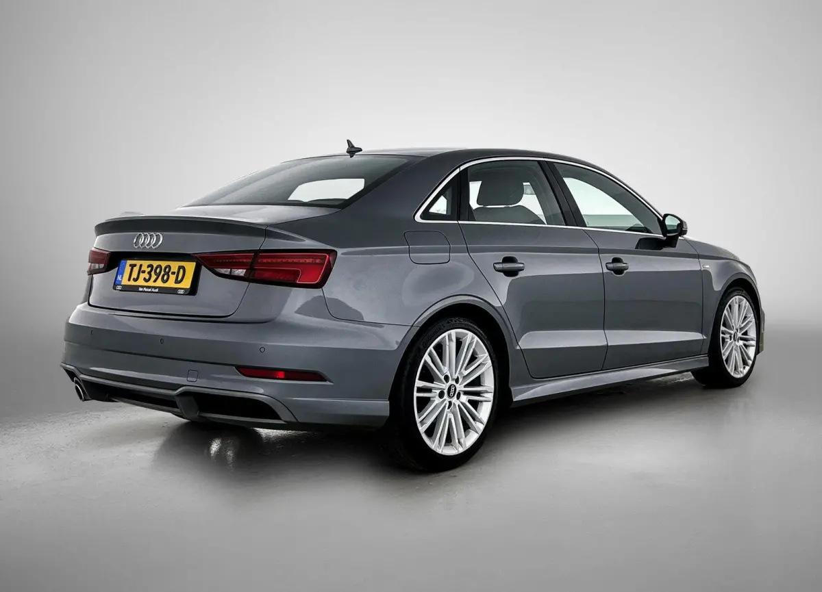 1.0 TFSI Sport S Line Edition | Automaat | 2x S-Line | Bang & Olufsen | Afgevlakt Sportstuur | Navigatie | Climate Control | Cruise Control | Bluetooth | Lichtmetalen Velgen |