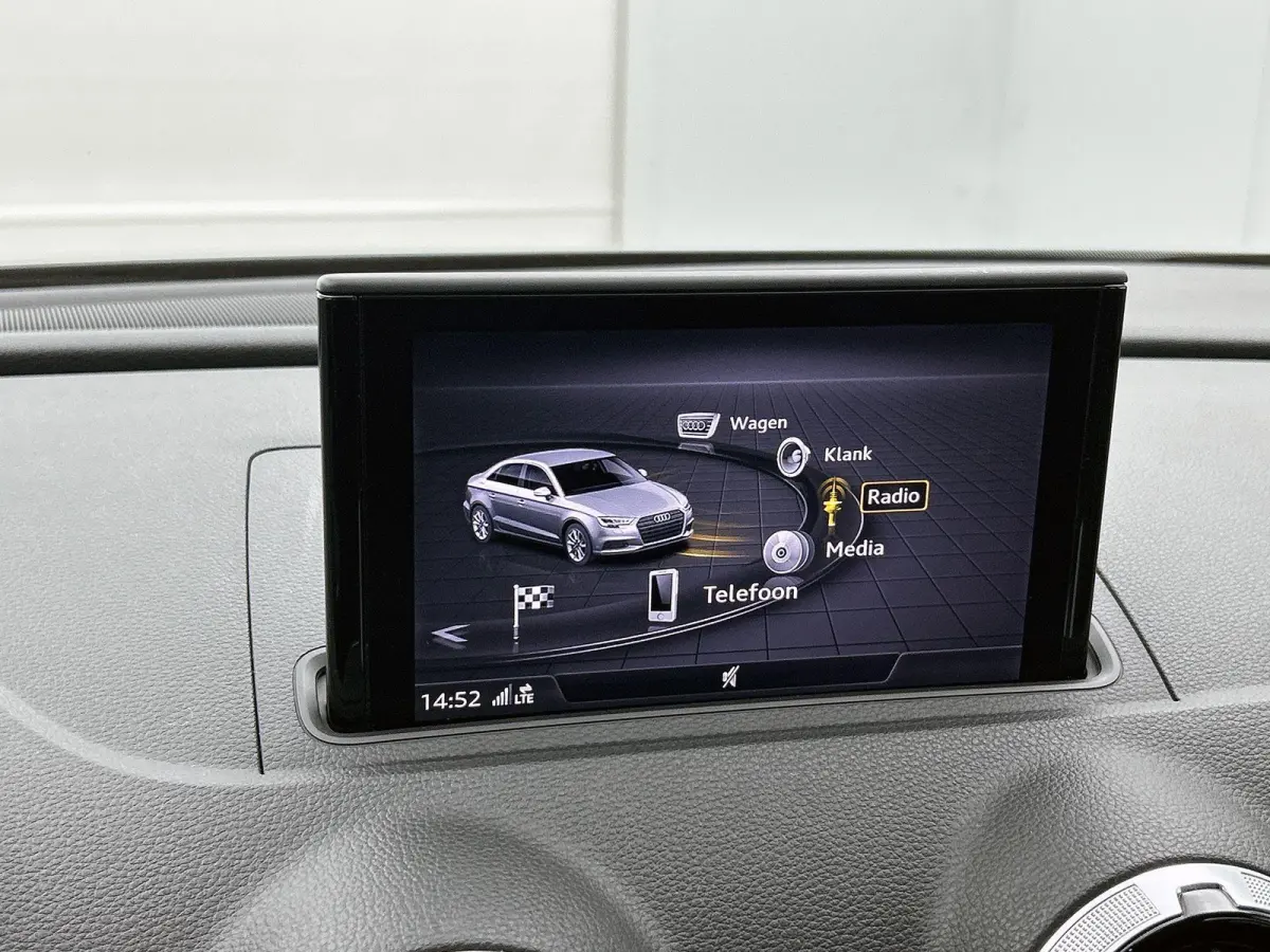 1.0 TFSI Sport S Line Edition | Automaat | 2x S-Line | Bang & Olufsen | Afgevlakt Sportstuur | Navigatie | Climate Control | Cruise Control | Bluetooth | Lichtmetalen Velgen |