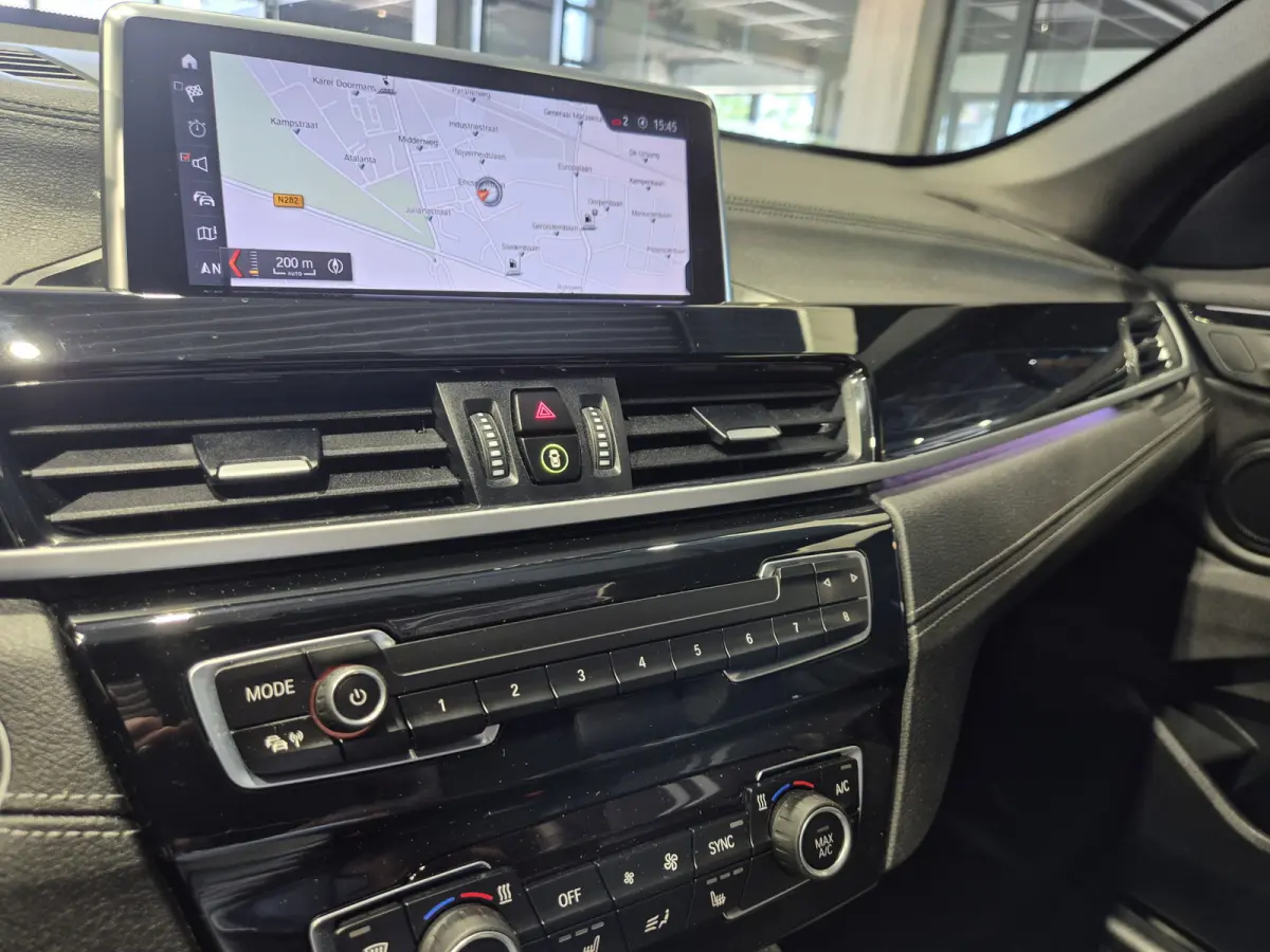 xDrive25e eDrive Edition M-Sport | Panorama | 19” | Camera | Electrische stoelen | CarPlay