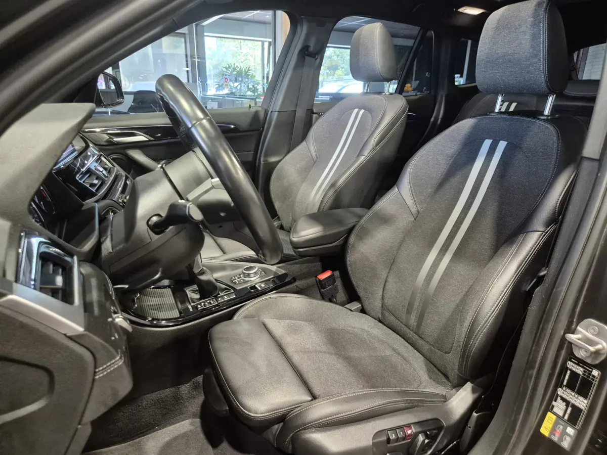 xDrive25e eDrive Edition M-Sport | Panorama | 19” | Camera | Electrische stoelen | CarPlay