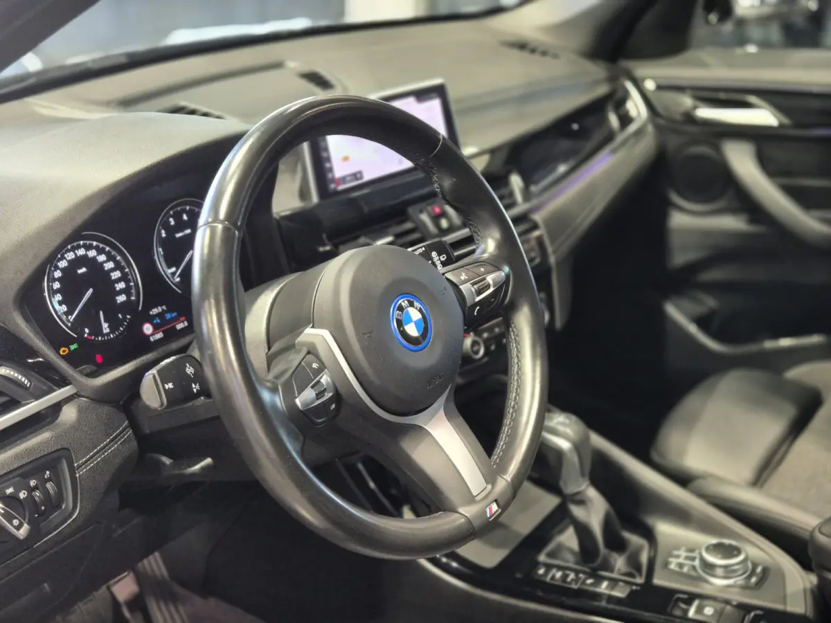 xDrive25e eDrive Edition M-Sport | Panorama | 19” | Camera | Electrische stoelen | CarPlay