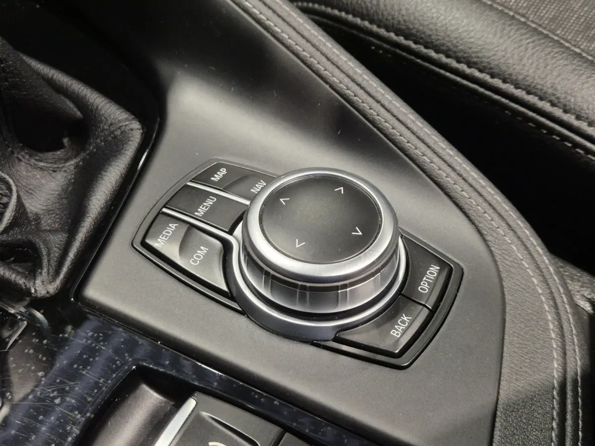 xDrive25e eDrive Edition M-Sport | Panorama | 19” | Camera | Electrische stoelen | CarPlay