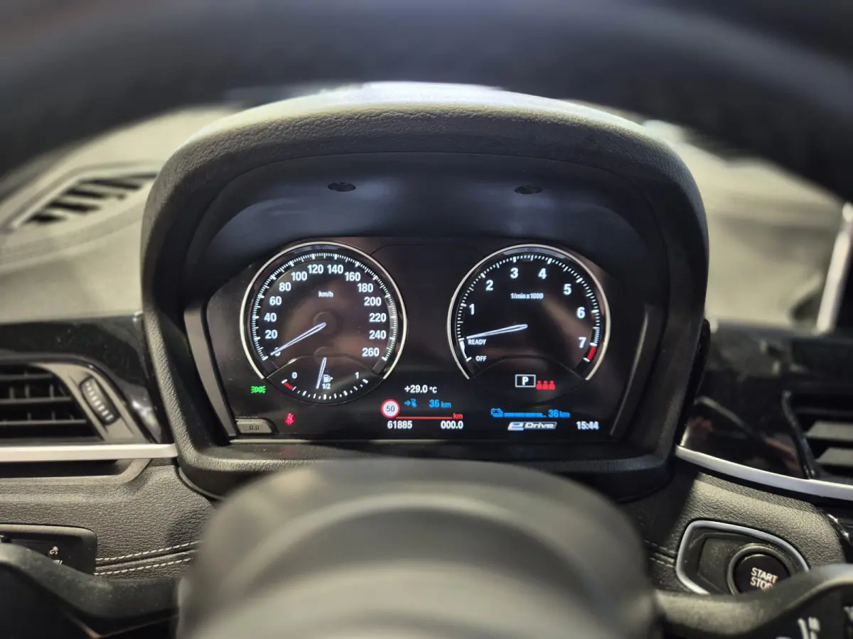 xDrive25e eDrive Edition M-Sport | Panorama | 19” | Camera | Electrische stoelen | CarPlay