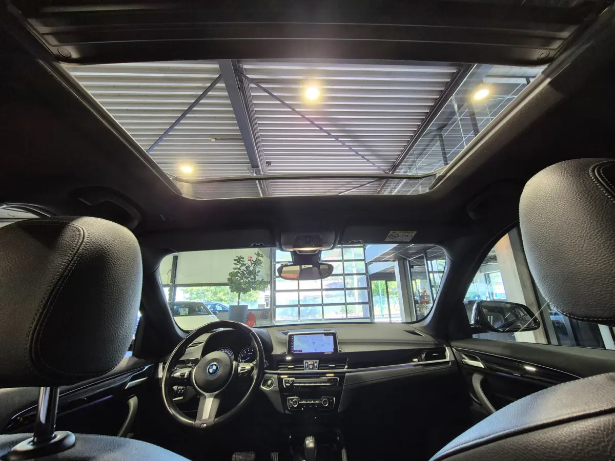 xDrive25e eDrive Edition M-Sport | Panorama | 19” | Camera | Electrische stoelen | CarPlay