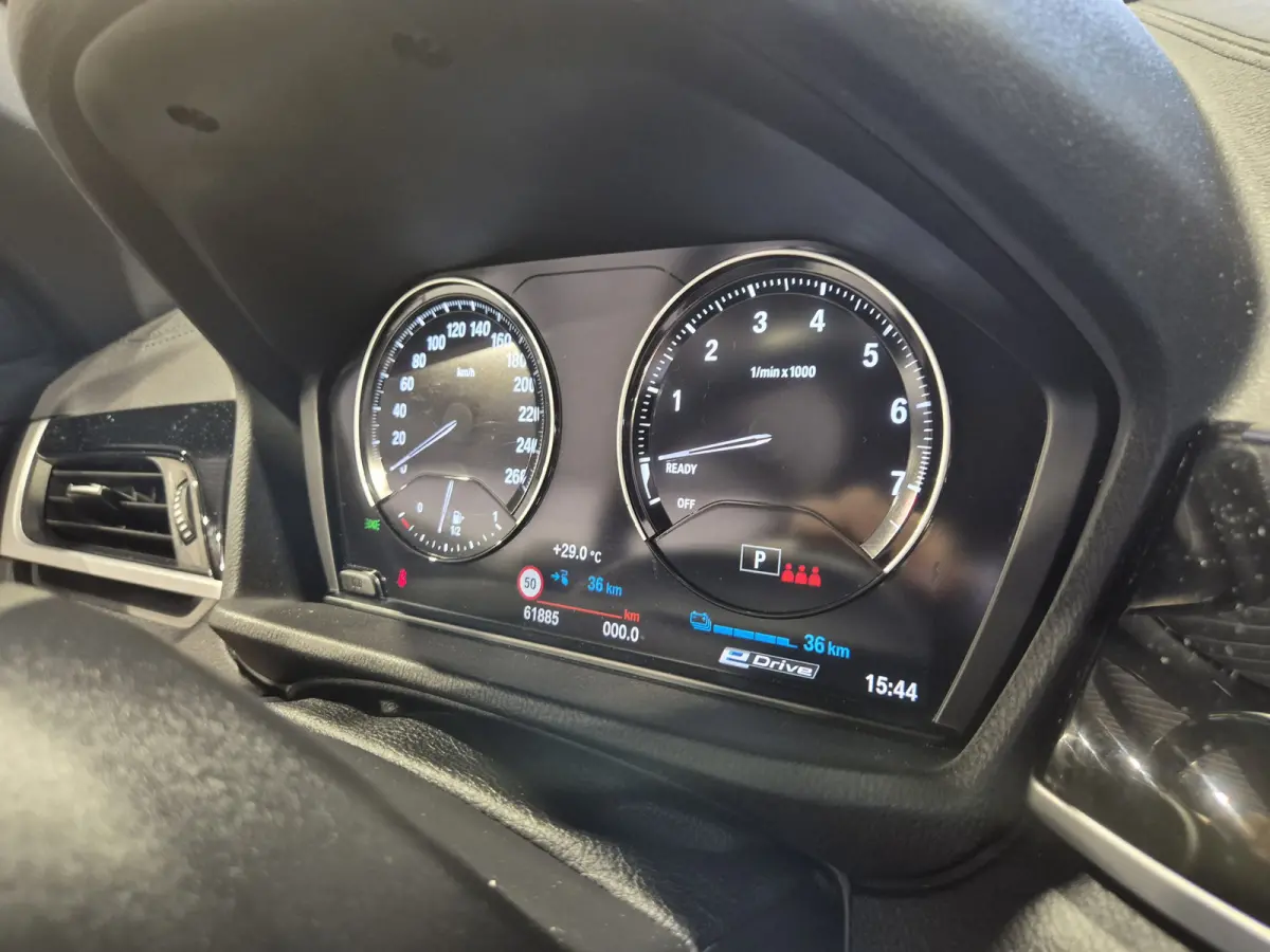 xDrive25e eDrive Edition M-Sport | Panorama | 19” | Camera | Electrische stoelen | CarPlay