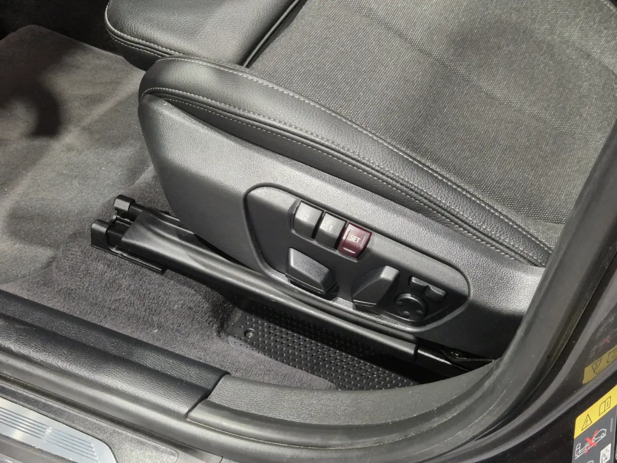 xDrive25e eDrive Edition M-Sport | Panorama | 19” | Camera | Electrische stoelen | CarPlay