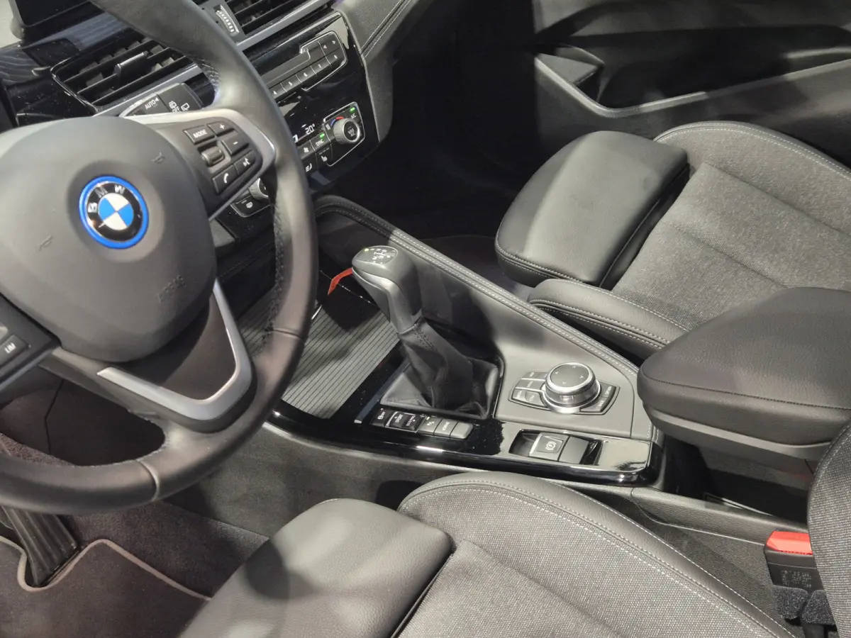 xDrive25e Executive Sportline | Sparkling Brown | Camera | HUD | Stoelverwarming