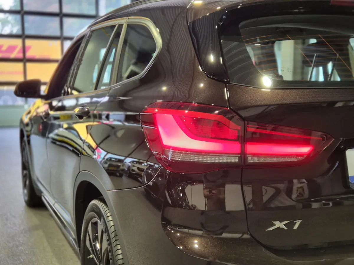 xDrive25e Executive Sportline | Sparkling Brown | Camera | HUD | Stoelverwarming