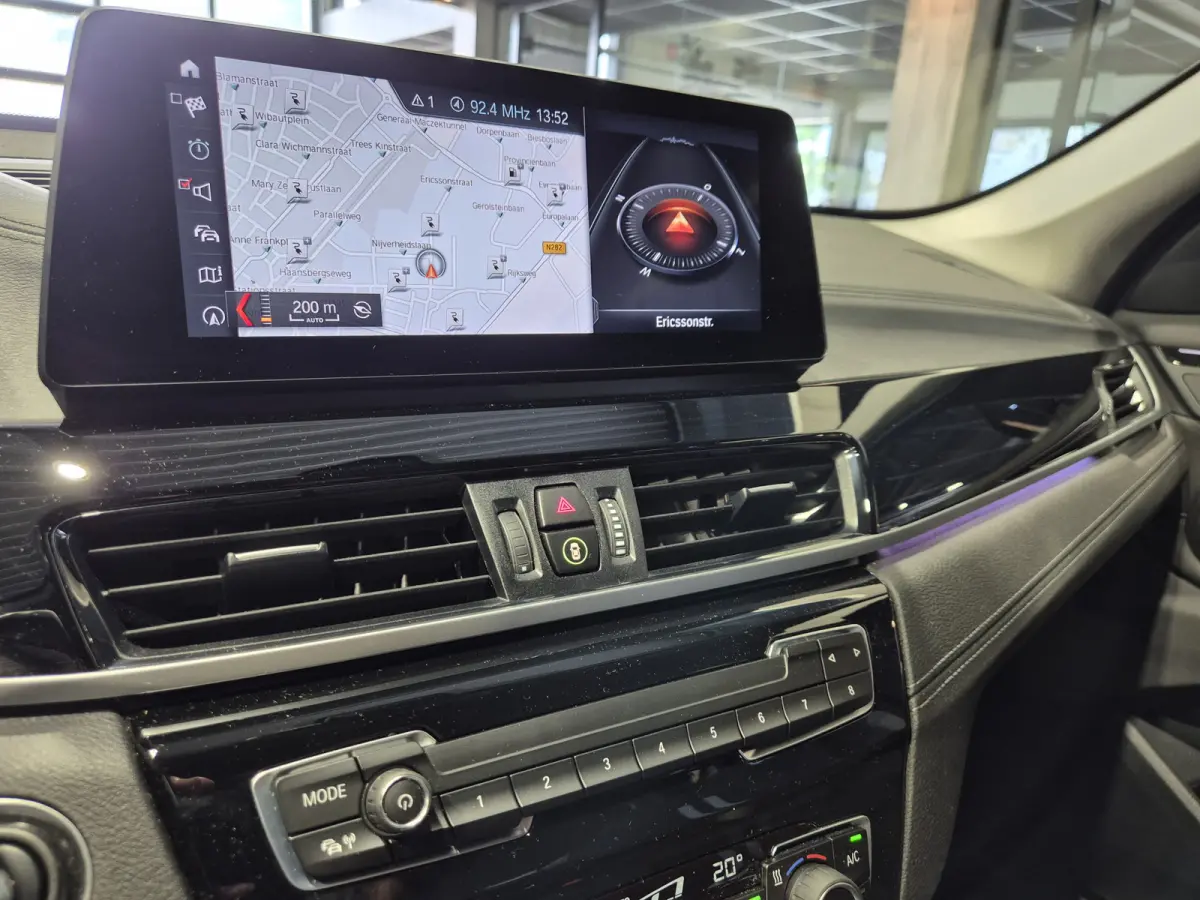 xDrive25e Executive Sportline | Sparkling Brown | Camera | HUD | Stoelverwarming