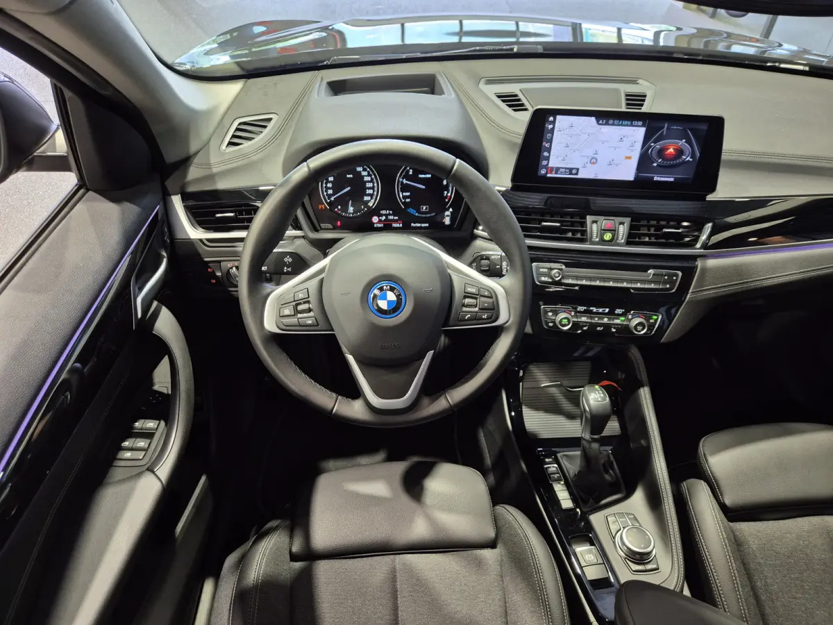 xDrive25e Executive Sportline | Sparkling Brown | Camera | HUD | Stoelverwarming