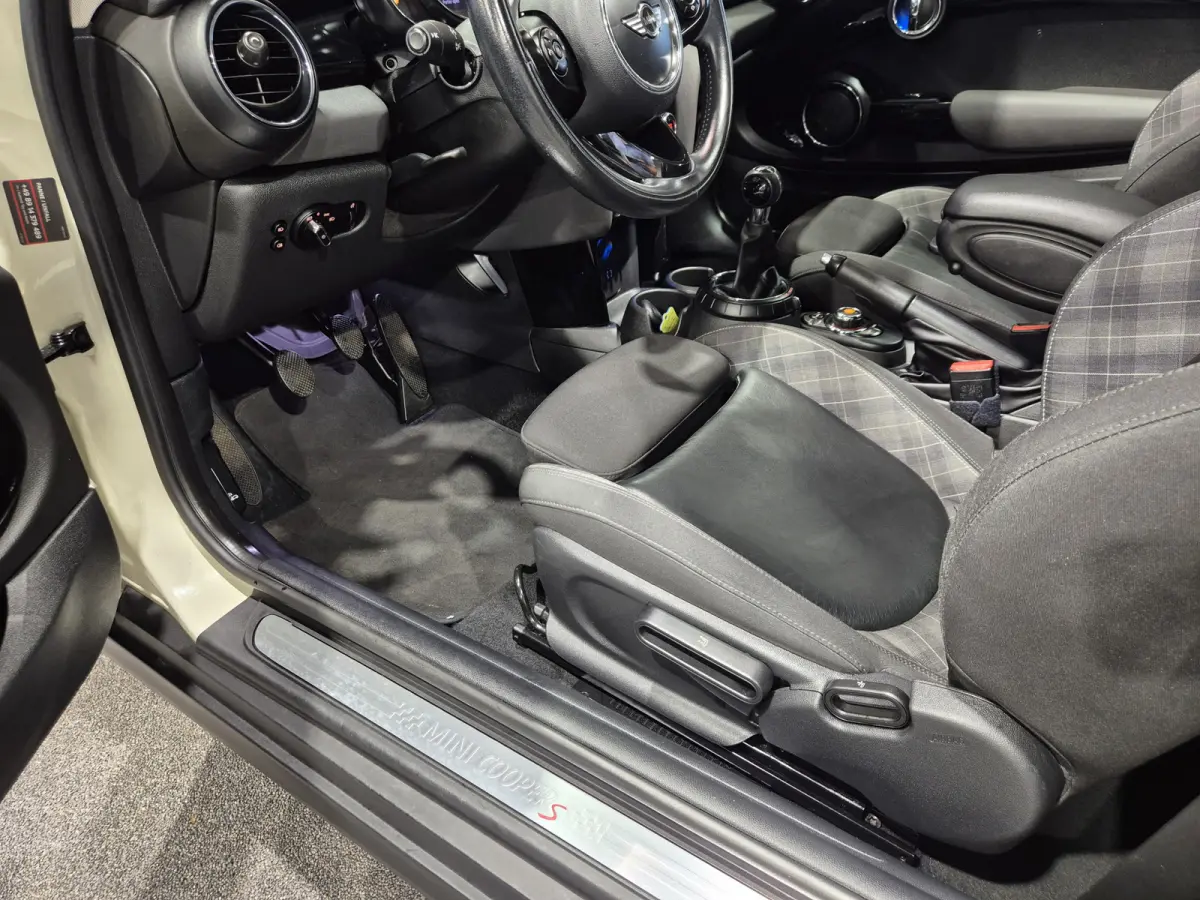 2.0 Cooper S Panorama | LED | Navigatie | Cruise | Nette auto