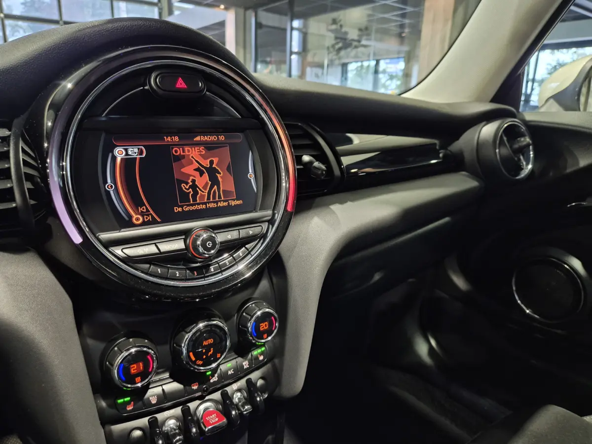 2.0 Cooper S Panorama | LED | Navigatie | Cruise | Nette auto
