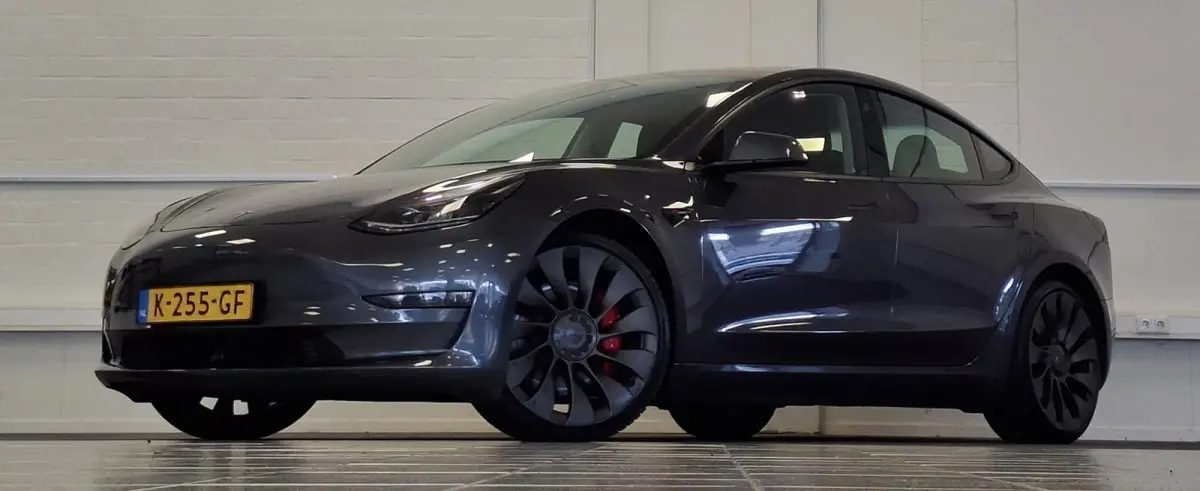 Performance AWD 75 kWh Soh 86,2% Full FSD 463pk 3,4 0-100