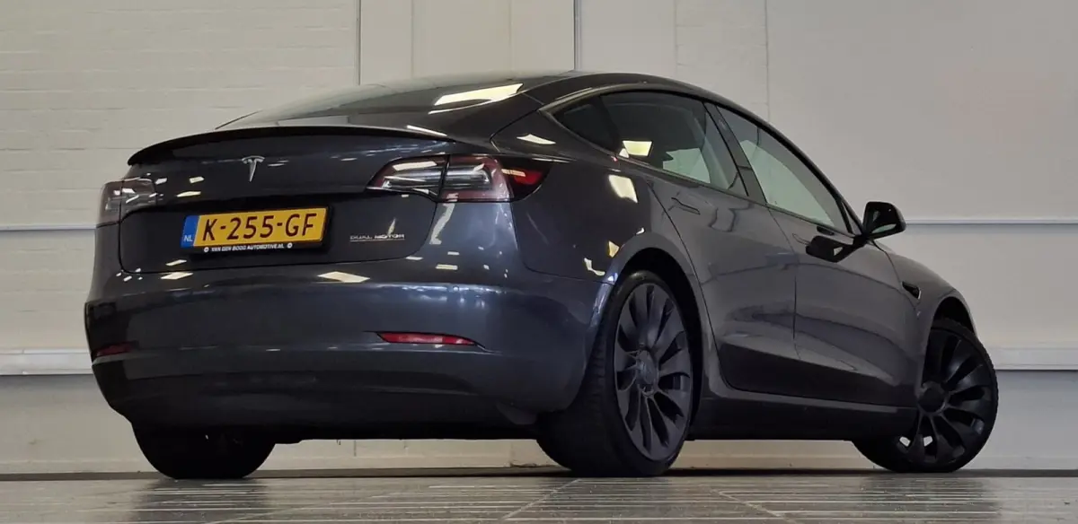 Performance AWD 75 kWh Soh 86,2% Full FSD 463pk 3,4 0-100