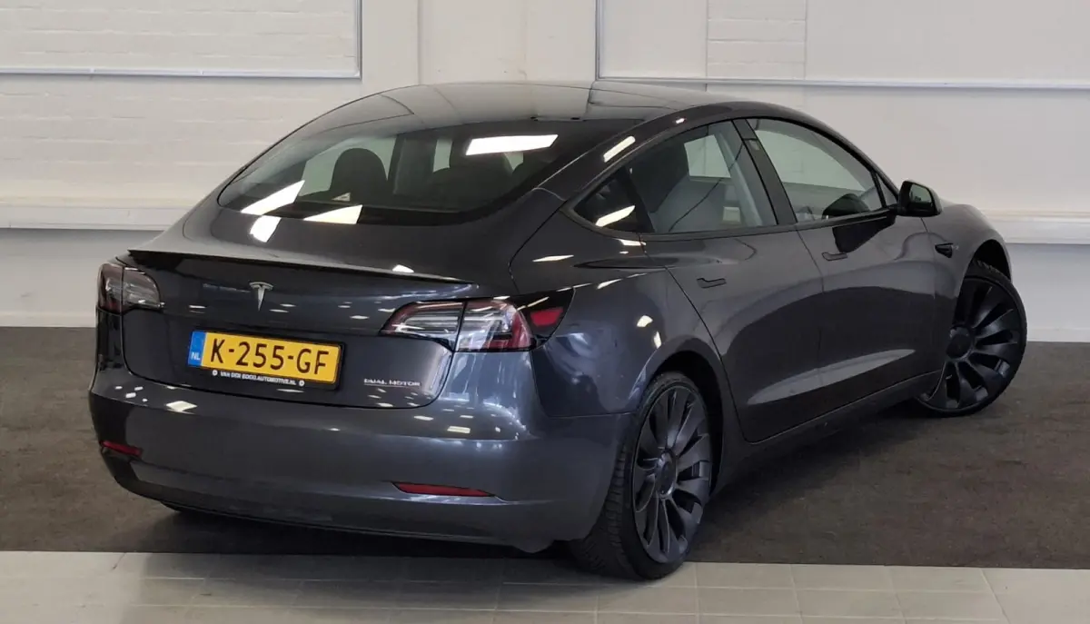 Performance AWD 75 kWh Soh 86,2% Full FSD 463pk 3,4 0-100