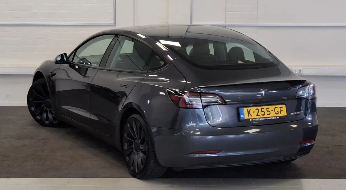 Performance AWD 75 kWh Soh 86,2% Full FSD 463pk 3,4 0-100