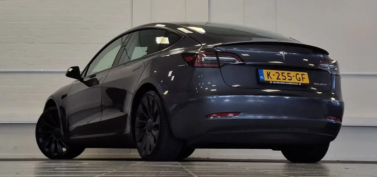 Performance AWD 75 kWh Soh 86,2% Full FSD 463pk 3,4 0-100