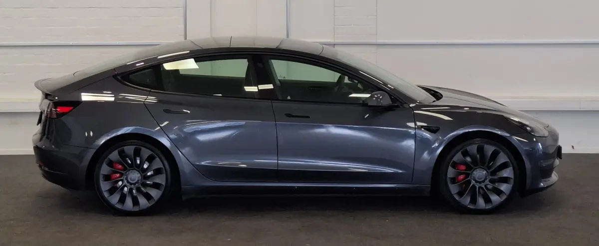 Performance AWD 75 kWh Soh 86,2% Full FSD 463pk 3,4 0-100