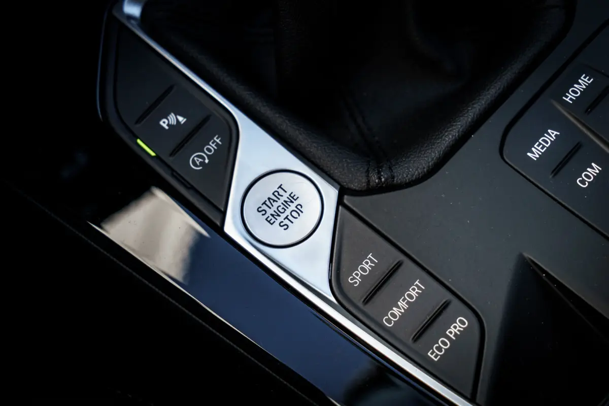 118i Bus. Ed. Plus | Virtual Cockpit | Sportstoelen | LED | Stoelverwarming | Standkachel