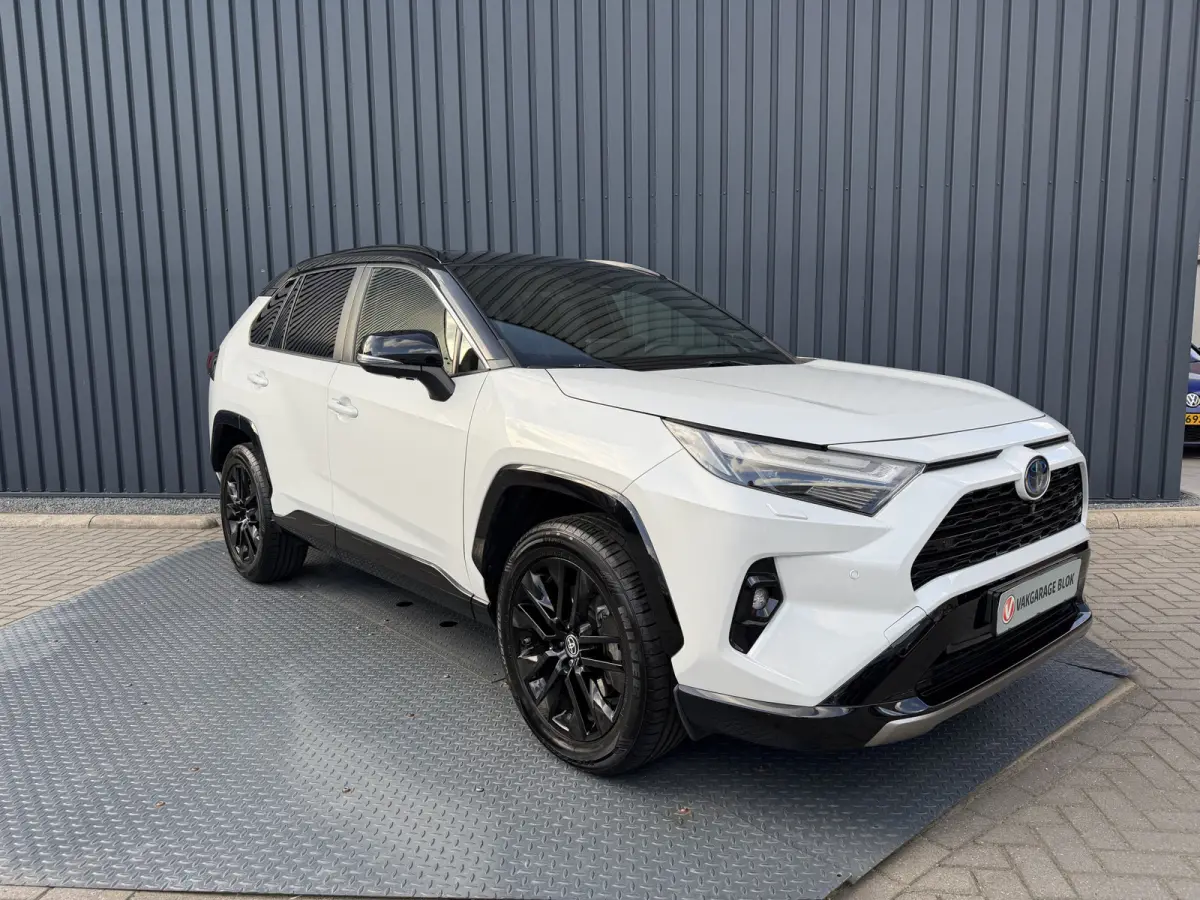 2.5 Hybrid AWD Bi tone | FACELIFT Digitaal dashboard | 360 camera | JBL | Rijklaar!!